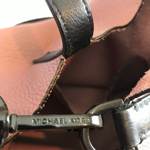 Michael Kors Colgate XL Mauve & Black Pebbled Leather Grab Bag - Picture 4 of 16